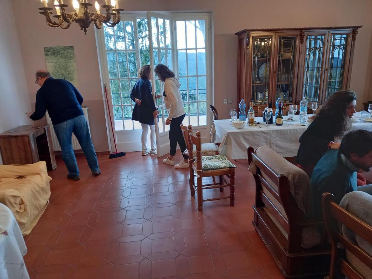 Casa Vacanza Villa Patrizia Follo Alto Exterior photo